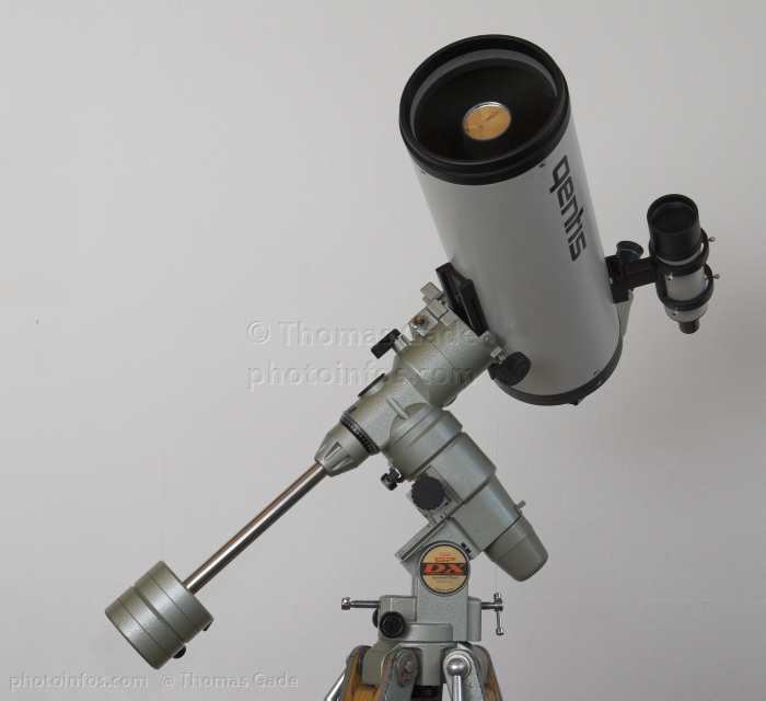 6" Maksutov Teleskop von Bosma
6" Maksutov Teleskop von Bosma. Es kommt aus China und wurde von Qentis, einem ehemaligen großen Ebay-Anbieter, mit eigenem Label verkauft.
Schlüsselwörter: 2008;Astronomie;astronomy;Bosma;Fernrohr;Maksutov;MK18015;Montierung;Mount;Optik;prallaktische;Qentis;telescope;Teleskop;Vixen GP DX