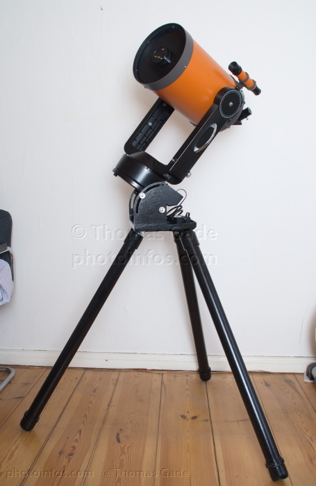 Celestron C8 Teleskop. Schmidt Cassegrain auf Gabelmontierung
Teleskop. Celestron C8 auf Gabelmontierung. Astronomie.
Das Teleskop wurde um 1980 gebaut und die Montierung um 1992.  (im Mai 2013 fotografiert)
Schlüsselwörter: Astronomie;C8;Celestron;fork mount;forkmount;Gabelmontierung;Optik;Schmidt Cassegrain;telescope;Teleskop