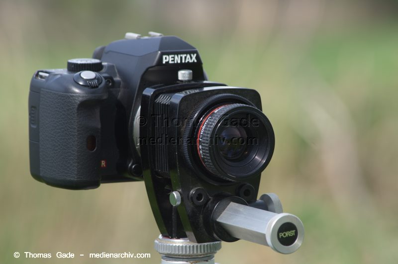 Pentax K-r mit einem Balgengerät und einem Rodenstock Rodagon 105mm Objektiv
22. 4. 2014. Pentax K-r mit einem Novoflex Balgengerät, letzteres als Porst gelabelt, und einem Rodenstock Rodagon 5.6 / 105mm Objektiv. Makrofotografie. Macro. DSLR
Schlüsselwörter: 105mm;2014;Balgengerät;Bellows;Digitale Spiegelreflexkamera;DSLR;Fotoapparat;Fotografie;K-r;Kamera;Macro;Makrofotografie;Novoflex;Objektiv;Pentax;Porst;Rodagon;Rodenstock