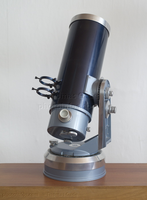 Quantum Q6. 6 inch Maksutov. 150mm Öffnung. 2700mm Brennweite.
Teleskop. Maksutov. Quantum Q6 an einer einarmigen Montierung.  6 inch bzw. 150mm Öffnung, 2700mm Brennweite.
Schlüsselwörter: 2011;Astronomie;Fernrohr;forkmount;Maksutov;Optik;Quantum;telescope;Teleskop