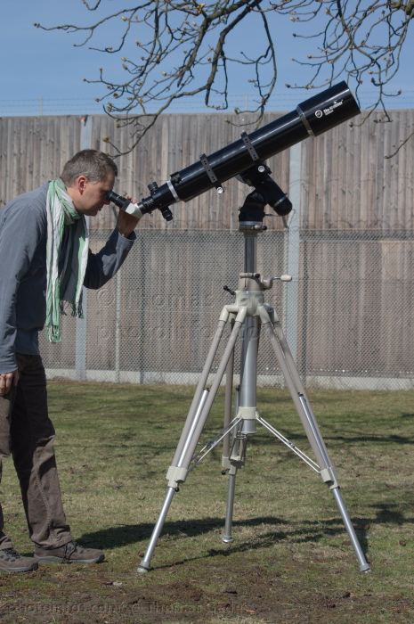 Skywatcher Equinox ED 120 auf Linhof Stativ und HEQ5
2012. Berlin. Teleskop. Skywatcher Equinox ED 120. Astronomie. Apo Refraktor. Linhof Stativ und parallaktische Montierung HEQ5
Schlüsselwörter: 2012;Astronomie;Equinox;Fernrohr;Gade, Thomas;HEQ5;Linhof;Montierung;Optik;parallaktische;refractor;Refraktor;Sky-Watcher;Skywatcher;Stativ;telescope;Teleskop