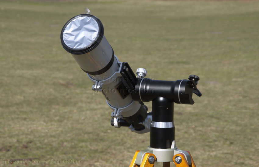 Teleskop mit Sonnenfilterfolie
20. 3. 2015. Berlin. Volkspark Rehberge. Teleskop mit Sonnenfilterfolie bei der Sonnenfinsternis. Azimuthale Montierung. Skywatcher HDAZ
Schlüsselwörter: 2015;Astronomie;Azimutale Montierung;Berlin;ED80 Pro;HDAZ;Skywachter;Sonnenfinsternis;Teleskop